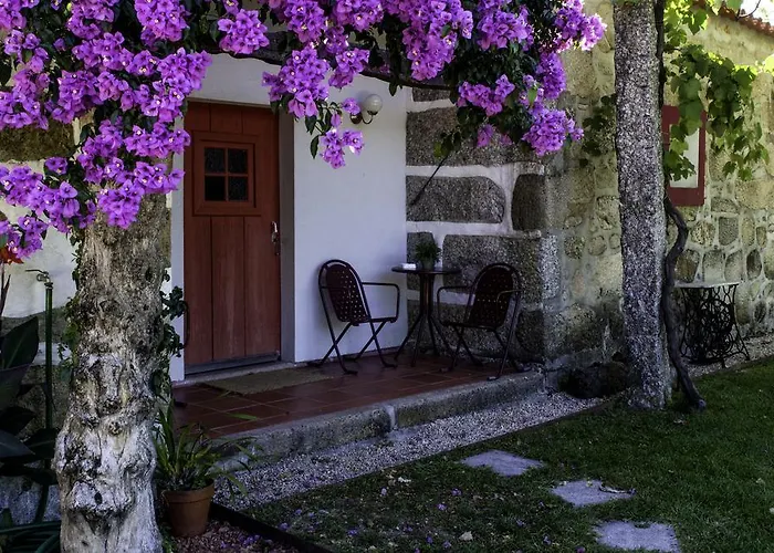 1720 Quinta Da Cancela - Winery & Гостевой дом Гимарайнш