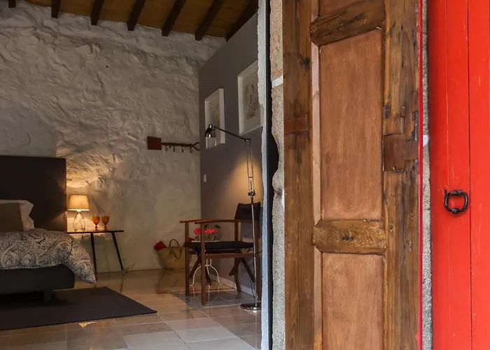 1720 Quinta Da Cancela - Winery & Гостевой дом Гимарайнш